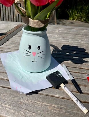 Easter Vase Rabbit Paiting