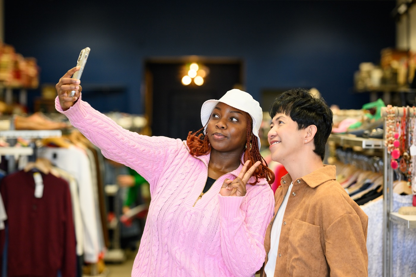 Use Shops Shop Secondhand | Non-Profit Thrift Shop | Goodwill®